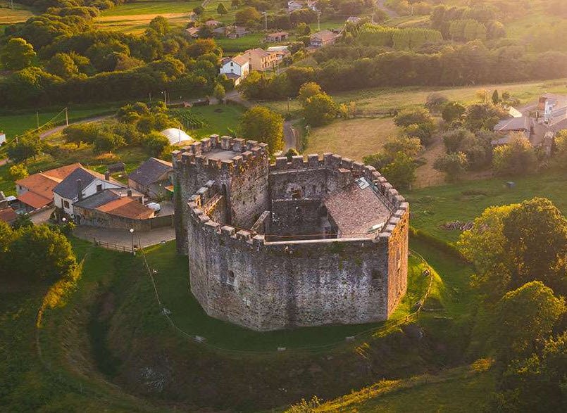 Castillo De Moeche, Spain